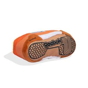 Juguete Interactivo y de Movimiento para Mascotas, Zapatilla Deportiva de Gamuza Afelpada Reebok Workout - Product Image 4