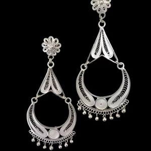 Pendientes de tuerca de Chandbali de alta calidad, superventas, directos del proveedor indio, joyería de moda brillante de alta calidad - Product Image 1