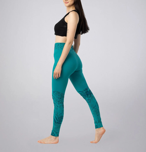 Leggings sexy élastiques pour femmes fabriqués par OEM, personnalisés avec des motifs variés imprimés sur toute la surface, différentes couleurs, leggings super doux brossés, impression 3D - Product Image 1