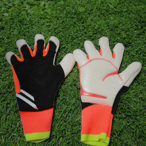 Gants de gardien de but de football professionnels personnalisés en latex et cuir antidérapants et résistants à l'usure - Product Image 2