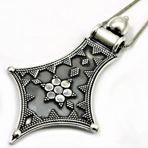 แข็ง 925 เงินสเตอร์ลิงออกซิไดซ์โบราณดูจี้ช่างฝีมืออินเดียทําด้วยมือที่กําหนดเองเครื่องประดับราคาขายส่งซัพพลายเออร์ - Product Image 1