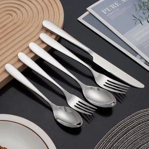 Juego de Cubiertos Básico con Acabado Plateado, Cubiertos de Acero Inoxidable para Restaurantes, Hoteles, Cenas Formales, Oficina, Cantina y Catering - Product Image 4