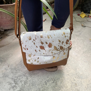 Venta caliente estilo occidental piel de vaca cuero bandolera bolsillo con cremallera trasera alta calidad moda mujer cuero Sling Bag - Product Image 1