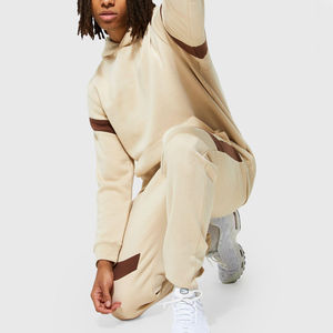 Venta al por mayor de chándales transpirables de invierno para hombre OEM logotipo personalizado conjuntos con capucha precio razonable - Product Image 3