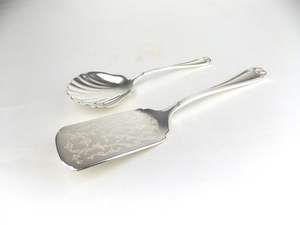Shiny Metal <b>Cake</b> <b>Server</b> Spoon With Decorative Edge Design Ideal For Luxurious Party And Dinner Presentation - Product Image 4