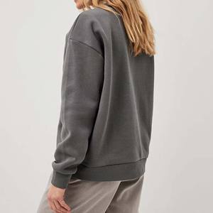 Venta al por mayor personalizado mujer invierno Streetwear sudadera 100% algodón Color puro con capucha logotipo frontal tallas colores disponibles - Product Image 2