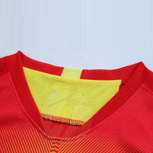 Uniforme de Fútbol Personalizado de Manga Corta, Diferentes Estilos, Alta Calidad, 100% Poliéster, Logotipo Personalizado, Unisex para Adultos, Tela de 160g de Secado Rápido, Servicio OEM - Product Image 2