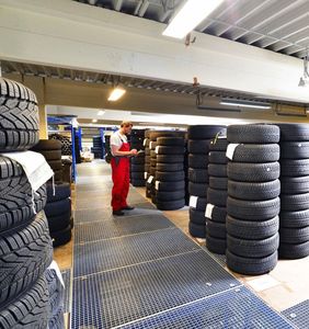 Pneus d'occasion de qualité pour voitures/camions/fourgonnettes/tracteurs Pneus d'occasion en gros Pneus d'occasion de marque neufs pour voitures de toutes tailles - Product Image 4