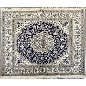 Tapis persan Nain unique en son genre, 6'8 x 6'8 - Product Image 1