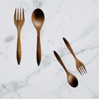 Ensemble de couverts en bois jetables biodégradables de la meilleure qualité en Indonésie comprenant des cuillères et des fourchettes écologiques
