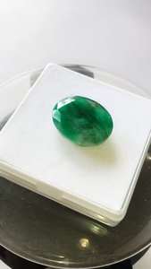 Naturel zambien vert émeraude 24.16cts ovale coupe AAA qualité IGI certifié lustre exceptionnel fabrication de bijoux meilleur raisonnable - Product Image 3