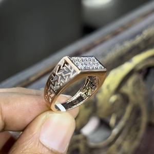 Elegante Anillo de Hombre VDS de Oro de 14K y 18K con Diamante Natural Real, Corte Brillante, Certificado por Terceros, Joyería Premium para Ocasiones Especiales - Product Image 5