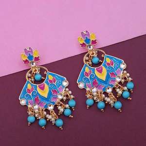 Kriaa Classic Meenakari Kundan Boucles d'oreilles pendantes plaquées or avec perle et Material-1314204A principal en alliage de diamant - Product Image 1