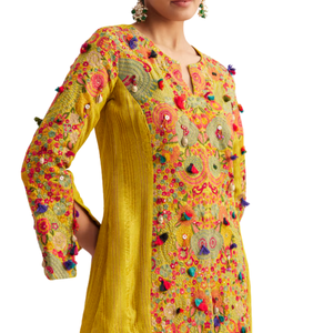 Conjunto Kurta Palazzo de seda mostaza con bordado Resham y Zari, venta al por mayor, Ropa Étnica para mujer, Proveedor de Ropa OEM - Product Image 6