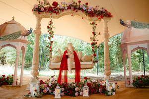 Majestuoso Mandap de Madera para Bodas Grandes, Fabricante Profesional de Madera de Teca Tallada Estilo Maharani Clásico Moderno en EE. UU., Venta Directa de Fábrica en Canadá - Product Image 3