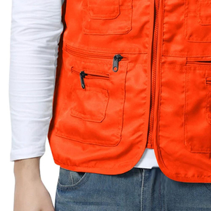 Chaleco informal sin mangas personalizado para hombre al por mayor con múltiples bolsillos de algodón y poliéster para hombre, chaleco cargo de color sólido - Product Image 3
