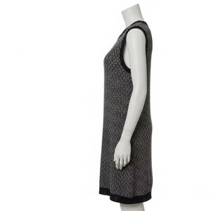 เดรสลำลองถักแบบไม่มีแขน ระบายอากาศได้ดี ผ้าเนื้อนุ่ม ยืดหยุ่น น้ำหนักเบา เหมาะสำหรับใส่ในฤดูร้อน สวมใส่สบาย ดีไซน์ทันสมัยสำหรับผู้หญิง - Product Image 3