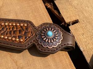 Ensemble de sellerie pour cheval en cuir occidental de nouvelle conception, selle, bride, têtière et harnais avec logo personnalisé - Product Image 2