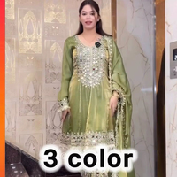 Kemahuan Cermin: Setelan Dhoti Sutra Frandy dengan Sentuhan Cermin yang Menakjubkan