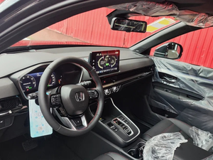 Vehículo familiar usado 2024, estilo SUV compacto, opción completa, estilo VI, alta especificación, en buen estado. - Product Image 3