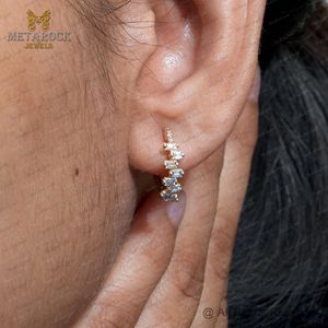 Boucles d'oreilles créoles ovales en or jaune 14 carats avec diamants véritables, fabrication artisanale, bijoux fins, vente en gros - Product Image 5