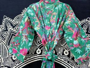 Kimono estampado de algodón listo para el verano para mujer tela suave con hermosos estampados Ideal para ropa de playa trajes casuales o descansar - Product Image 3