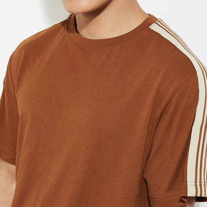 Camisetas de hombre premium-Camiseta clásica de la tripulación, camiseta de manga corta de algodón ajustada de primera calidad para hombre - Product Image 5