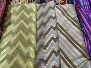 ผ้าไหมโบรเคดสั่งทำพิเศษ ลายดอกไม้ทอเส้นด้ายทองคำอย่างประณีต วัสดุระดับราชวงศ์ สำหรับชุดเจ้าสาวเลเฮนกาและชุดพื้นเมือง - Product Image 5