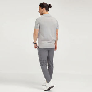 Patrón sólido para hombre tejido de longitud corta para Polos con técnicas bordadas y patrón sólido que absorbe la humedad - Product Image 4