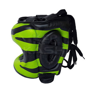 Protège-tête de boxe en cuir personnalisé avec rembourrage doux et caractéristiques de protection pour l'entraînement au kickboxing et à la boxe - Product Image 4