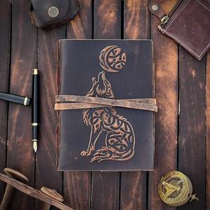 Diario de lobo vintage, cubierta de cuero suave, libro de regalo, Grimoire con encuadernación en espiral, libro de hechizos de bruja en blanco con sombras, papel cubierto - Product Image 5