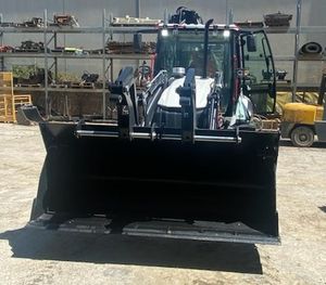 รถตักล้อยางไฮโดรมีค HMK 102B Supra K4 ขับเคลื่อน 4 ล้อ เครื่องยนต์ดีเซลเพอร์กินส์สำหรับงานหนัก พร้อมเกียร์ ปั๊ม มอเตอร์ 100 แรงม้า ประสิทธิภาพสูง JCB ปี 2024 - Product Image 5