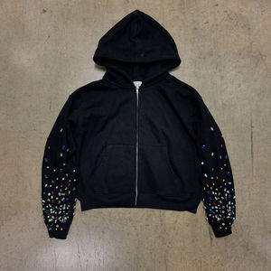 Sudadera con capucha desgastada negra personalizada para hombre 500 GSM Heavyweight Fleece 100% algodón bordado con diamantes de imitación y tachuelas con remaches - Product Image 3