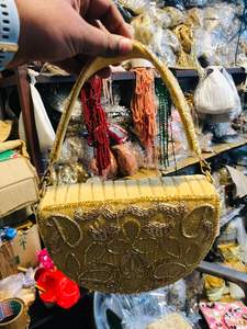 กระเป๋าคลัทช์งานแต่งงานสุดหรูหราสไตล์ชาติพันธุ์จาก Craftstages International ลายดอกไม้ สายโซ่ ซับในโพลีเอสเตอร์ สายสะพายไหล่ - Product Image 2