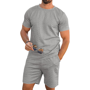 Conjunto de camiseta y pantalones cortos transpirables informales para hombre de calidad superior, trajes de verano elegantes, duraderos y personalizables - Product Image 1
