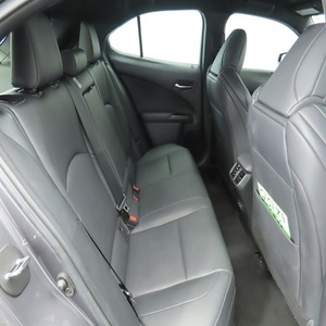 ¡Oferta Imperdible! Lexus UX 200 F SPORT 2022 Usado en Excelentes Condiciones, Motor 2L 16V DOHC, Tracción Delantera, Transmisión Automática, Crossover de Lujo - Product Image 4