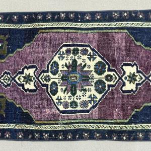 Alfombra Turca Vintage Pequeña de 1.6x3.8 pies, Alfombra de Lana Azul Sólida - Product Image 3