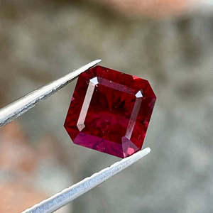 Pierres précieuses de grenat semi-précieuses 100% naturelles de qualité supérieure pour la fabrication de bijoux dans toutes les formes et tailles aux prix les plus bas - Product Image 4