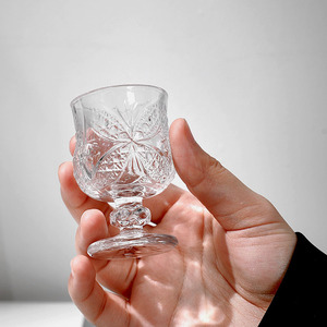 Petit verre à <span class=keywords><strong>vin</strong></span> <span class=keywords><strong>blanc</strong></span> domestique verres à boire One-Bite fruits sculptés et spiritueux courts pour femmes - Product Image 2
