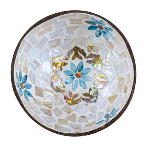 Cuenco de Coco con Motivo Floral y Mosaico de Madreperla, Hecho a Mano, Decorativo, Ecológico y Artístico - Product Image 1