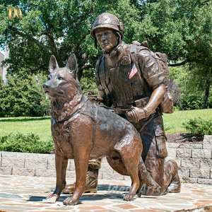 Statue militaire de soldat et de chien en bronze Sculpture commémorative extérieure pour la décoration de parc public - Product Image 4