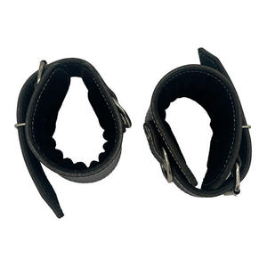 Sangles de cheville en cuir Saar Industries de haute qualité, fabriquées sur mesure, durables, antidérapantes, avec fermeture à double anneau, confortables pour l'entraînement en salle de sport - Product Image 3