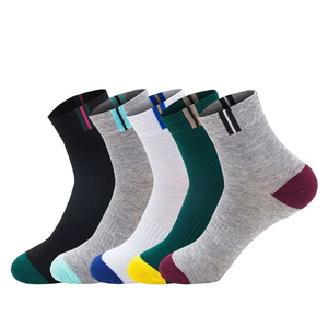 Calcetines deportivos de malla de algodón para hombre, absorbentes del sudor y transpirables para uso diario y deportes, calcetines disponibles para fútbol. - Product Image 1