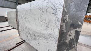 Dalle de marbre blanc granuleux au design moderne de luxe, offre spéciale, fournisseur indien, surface polie pour mur naturel, sol, grande dalle - Product Image 2