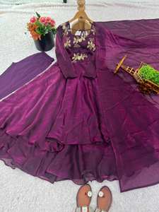 Traje de Manga Larga con Bordado de Lentejuelas en Seda Fandy Pesada y Dupatta - Product Image 6