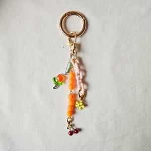 Breloque de sac d'olive perlée, breloque porte-clés cerise sac à main accessoire tendance cadeau pour cadeau de fête des mères pour les femmes - Product Image 5