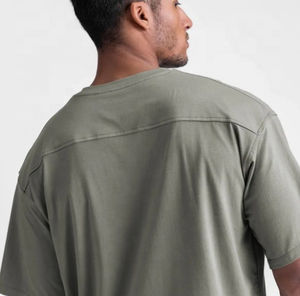 Camiseta de talla grande Super Heavy 220gsm gruesa de gran tamaño con hombros caídos 100% algodón Boxy Fit diseño de moda camiseta para hombre stock - Product Image 3