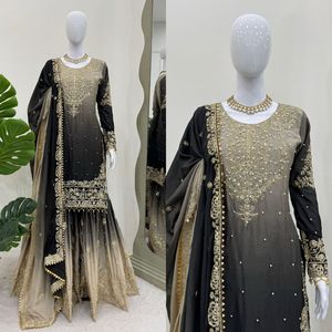Magnifique salwar kameez moderne de créateur en tissu chinon lourd, travail de perles, design en relief, séchage rapide pour les occasions de fête et de mariage - Product Image 1