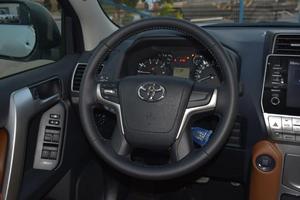 โตโยต้า แลนด์ ครุยเซอร์ TX.L รุ่นฉลองครบรอบ 70 ปี ปี 2022 สภาพดี มือสอง - Product Image 4