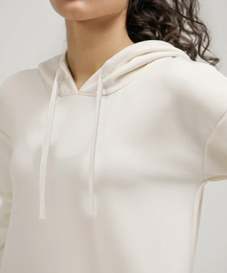 Sudadera con capucha beige de ajuste relajado: elemento básico de moda sostenible para un estilo diario sin esfuerzo para cada ocasión - Product Image 1